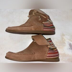 Sanuk  Julep Chesnut Woman’s Boots Size 8